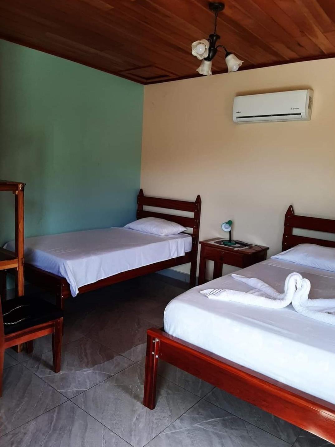 Cabinas El Pilon Rio Celeste エクステリア 写真